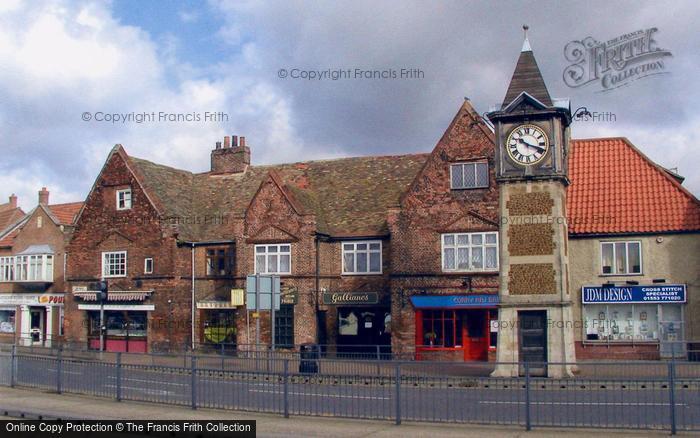 Photo Of King S Lynn Gaywood War Memorial Clock 2004