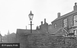 A Back Alley 1964, Oldbury
