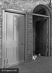 Doorways 1964, Oldbury