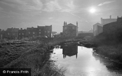 The Canal 1964, Oldbury