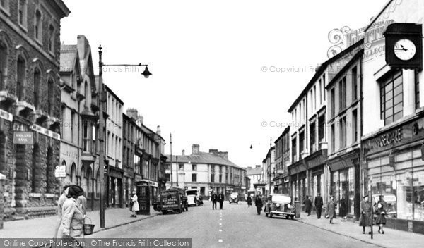 Photo of Aberdare, Cardiff Street c.1955