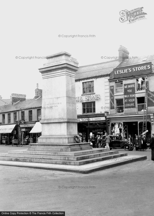 Aberdare, the Cenotaph 1937