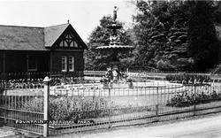 The Fountain, Aberdare Park c.1950, Aberdare