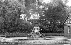 The Fountain c.1955, Aberdare