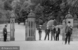 The Park, Entrance Gates 1937, Aberdare