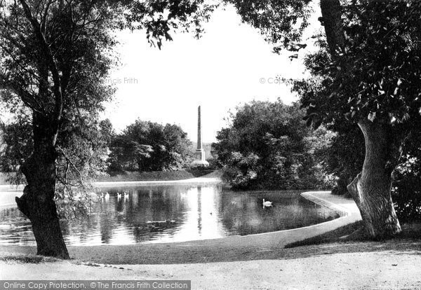 Photo of Aberdeen, The Swan Pond, Duthie Park c.1900