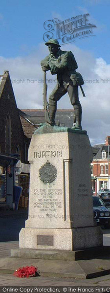 Photo of Abergavenny, The Cenotaph, Frogmore Street 2005