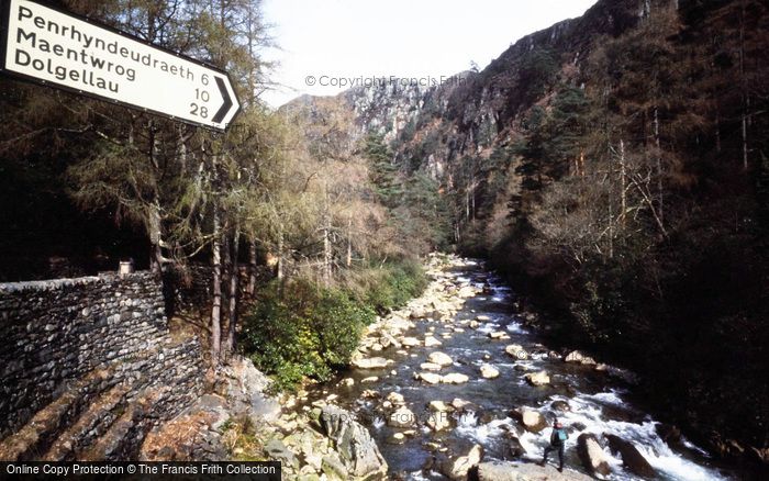 Photo of Aberglaslyn Pass, Sign By The Bridge c.1985