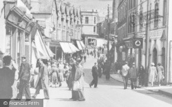 Pedestrians In Church Street c.1955, Abertillery