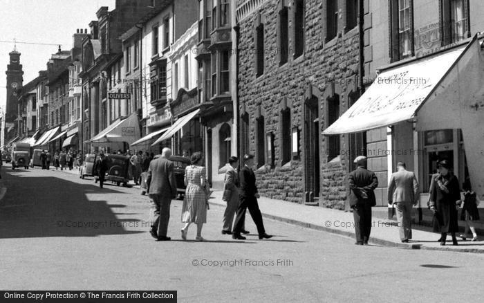 Photo of Aberystwyth, Great Darkgate Street 1949