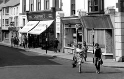 Shopping On Pier Street 1964, Aberystwyth
