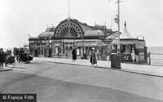 Aberystwyth, the Pier Entrance 1925