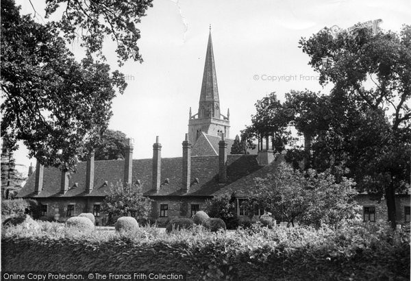 Photo of Abingdon, Almshouses And St Helen's Church c.1955