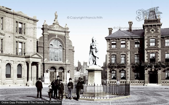 Photo of Abingdon, Market Place and Queen Victoria Statue 1890