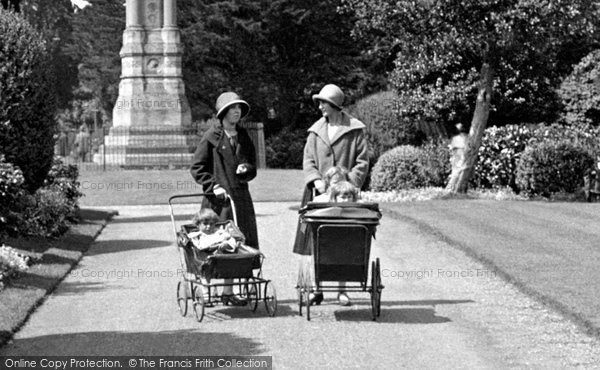 Photo of Abingdon, Prams In Albert Park 1925