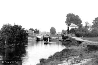 Abingdon, the Lock from downstream 1890