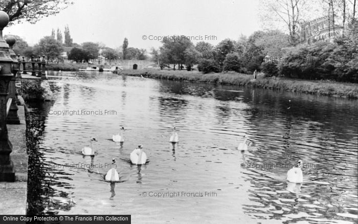 Photo of Abingdon, The Swans c.1960