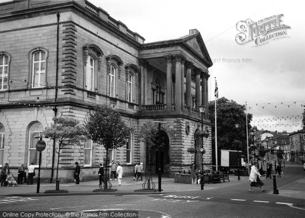 Photo of Accrington, Town Hall 2004