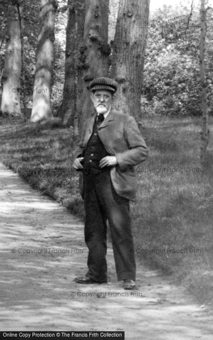 Photo of Addlestone, Old Man, St George's Avenue 1906