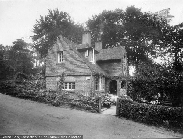 Photo of Albury, Silent Pool Cottage 1928