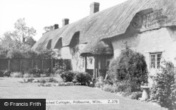Thatched Cottages c.1950, Aldbourne