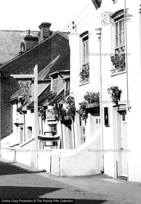 Photo of Aldeburgh, Cross Keys Inn, Crabbe Street c.1955