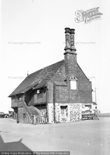 Photo of Aldeburgh, Moot Hall c.1955