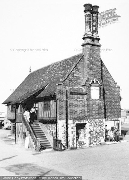 Photo of Aldeburgh, Moot Hall c.1960