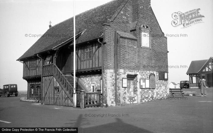 Photo of Aldeburgh, The Moot Hall c.1935