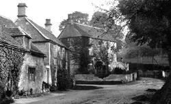 Village 1904, Alderley