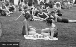 Couple Playing Chess By The Bathing Pool 1931, Aldershot