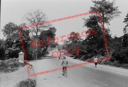 Farnborough Road, Near Cranmore Lane 1925, Aldershot