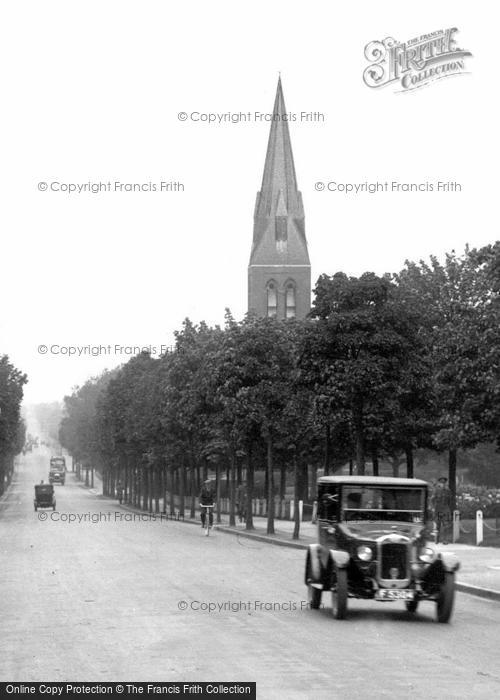 Photo of Aldershot, Queen's Avenue And Church 1928