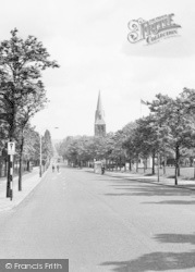 St George's Church From Queens Parade c.1960, Aldershot