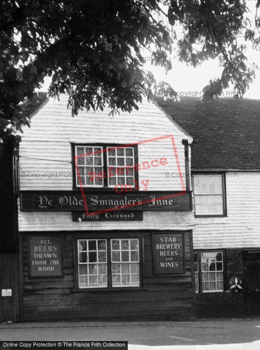 Photo of Alfriston, Ye Olde Smuggler's Inne c.1960