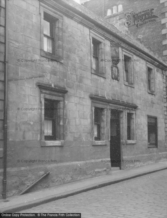 Photo of Alloa, 25 Kirkgate 1953