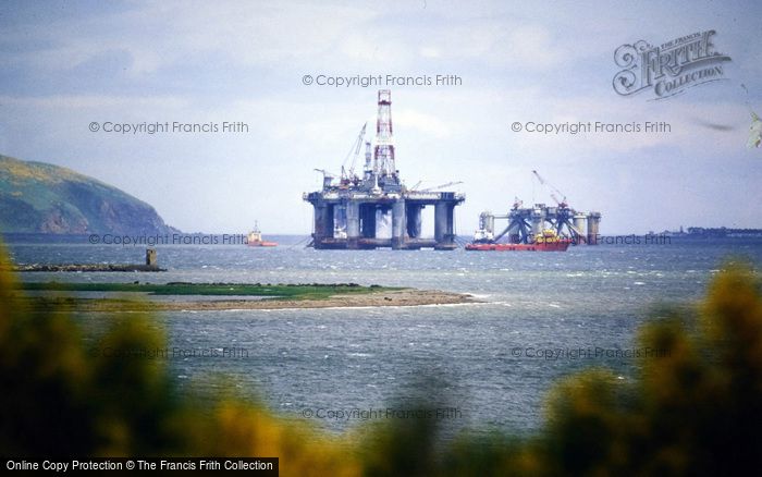 Photo of Alness, Cromarty Firth, Oil Platform 'ocean Bounty' c.1990