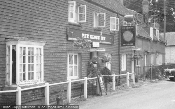 Photo of Alresford, The Globe Inn c.1965