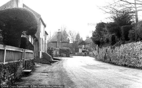 Photo of Amberley, The Village c.1950