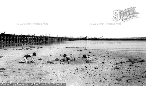 Photo of Amble, the Beach c1965