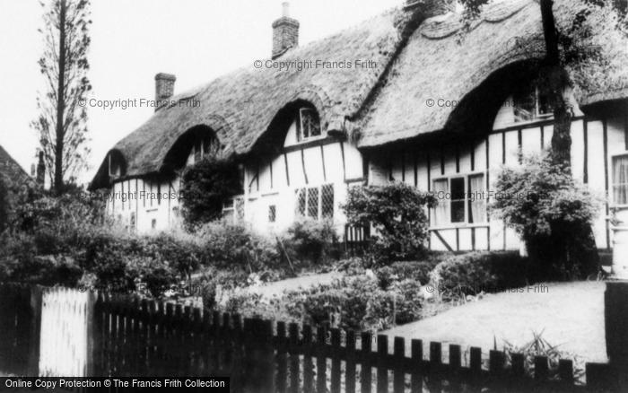 Photo of Ampthill, Thatched Cottage, Alameda Road c.1965