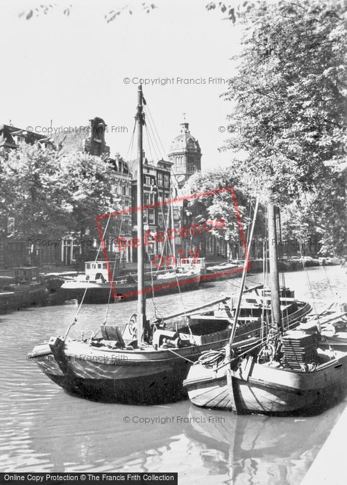Photo of Amsterdam, Gelderse Kade c.1950