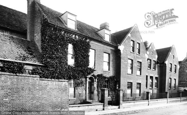 Photo of Andover, Grammar School, Church Close 1906