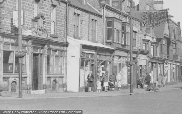 Photo of Annfield Plain, Railway Hotel, Front Street 1951