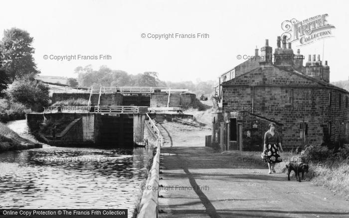 Photo of Apperley Bridge, Dobson Locks c.1955