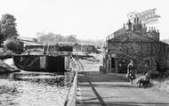 Dobson Locks c.1955, Apperley Bridge