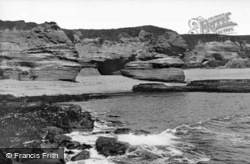 The Mason's Cove c.1939, Arbroath