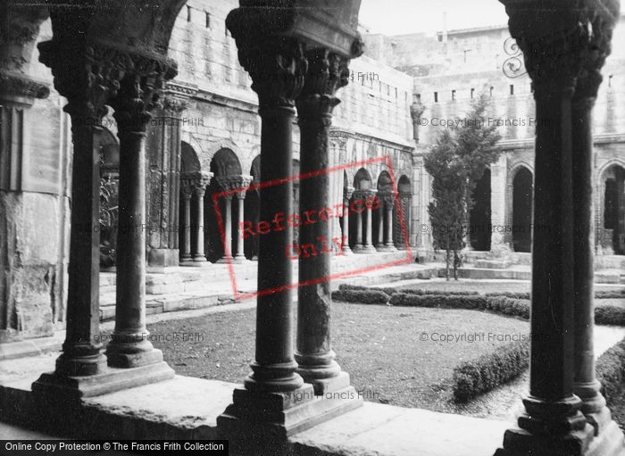 Photo of Arles, Roman Monument 1939
