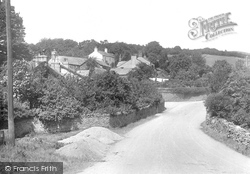 The Village 1921, Arrad Foot