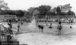 Fitzalan Swimming Pool c.1960, Arundel